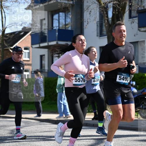 12.04.2026 - 45. Internationalen Wilhelmsburger Insellauf J. Mangold http://msf.ph/oto/9463603 12.04.2026 10:53:19 Ziel 2162, 4943, 4801, 4802, 5544, 4499, 4277, 2600, 5490, 5576, 5614, 4750, 2593, 2834, 2554, 5617, 5650, 4338, 5406, 2368, 5347, 3399 meine-sportfotos.de