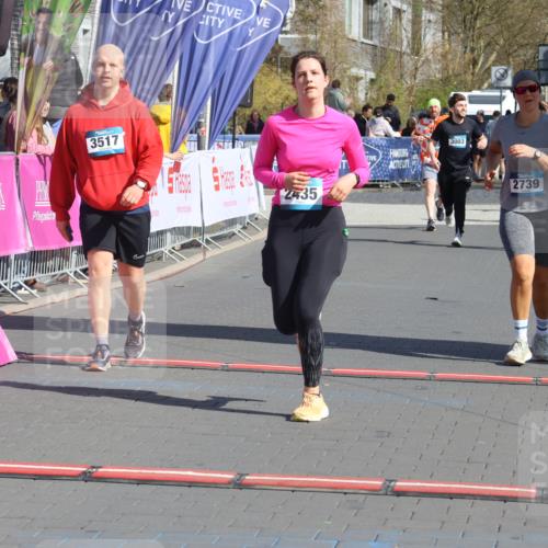 12.04.2026 - 45. Internationalen Wilhelmsburger Insellauf Strokosch-Dieckow http://msf.ph/oto/9463608 12.04.2026 11:12:59 Ziel 2435, 3517, 2739 meine-sportfotos.de