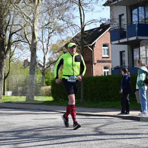 12.04.2026 - 45. Internationalen Wilhelmsburger Insellauf J. Mangold http://msf.ph/oto/9463610 12.04.2026 10:53:22 Ziel 4943, 4801, 4802, 5544, 4499, 4277, 2600, 5490, 5576, 5614, 4750, 2593, 2834, 2554, 5617, 5650, 4338, 5406, 2368, 5347, 3399, 2606 meine-sportfotos.de