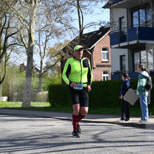 12.04.2026 - 45. Internationalen Wilhelmsburger Insellauf J. Mangold http://msf.ph/oto/9463612 12.04.2026 10:53:22 Ziel 4943, 4801, 4802, 5544, 4499, 4277, 2600, 5490, 5576, 5614, 4750, 2593, 2834, 2554, 5617, 5650, 4338, 5406, 2368, 5347, 3399, 2606 meine-sportfotos.de