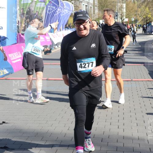 12.04.2026 - 45. Internationalen Wilhelmsburger Insellauf Strokosch-Dieckow http://msf.ph/oto/9463619 12.04.2026 10:53:48 Ziel 4499, 4277, 2600, 5490, 5576 meine-sportfotos.de