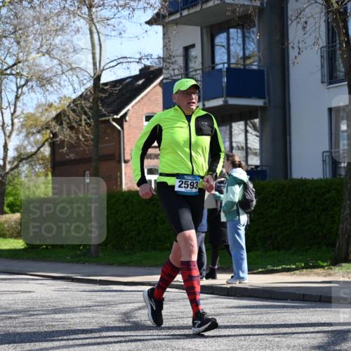 12.04.2026 - 45. Internationalen Wilhelmsburger Insellauf J. Mangold http://msf.ph/oto/9463622 12.04.2026 10:53:22 Ziel 4943, 4801, 4802, 5544, 4499, 4277, 2600, 5490, 5576, 5614, 4750, 2593, 2834, 2554, 5617, 5650, 4338, 5406, 2368, 5347, 3399, 2606 meine-sportfotos.de