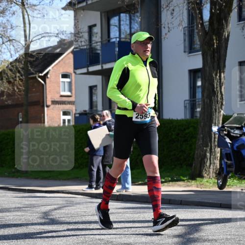 12.04.2026 - 45. Internationalen Wilhelmsburger Insellauf J. Mangold http://msf.ph/oto/9463627 12.04.2026 10:53:23 Ziel 4801, 4802, 5544, 4499, 4277, 2600, 5490, 5576, 5614, 4750, 2593, 2834, 2554, 5617, 5650, 4338, 5406, 5406, 2368, 5347, 3399, 2606 meine-sportfotos.de