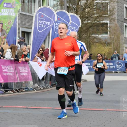 12.04.2026 - 45. Internationalen Wilhelmsburger Insellauf Strokosch-Dieckow http://msf.ph/oto/9463632 12.04.2026 13:16:31 Ziel 2681, 5839, 5582, 5666, 3993, 5517, 3710, 3709 meine-sportfotos.de