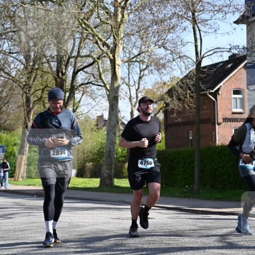 12.04.2026 - 45. Internationalen Wilhelmsburger Insellauf J. Mangold http://msf.ph/oto/9463635 12.04.2026 10:53:25 Ziel 5544, 4499, 4277, 2600, 5490, 5576, 5614, 4750, 2593, 2834, 2554, 5617, 5650, 4338, 5406, 2368, 5347, 3399, 2606 meine-sportfotos.de