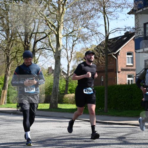 12.04.2026 - 45. Internationalen Wilhelmsburger Insellauf J. Mangold http://msf.ph/oto/9463637 12.04.2026 10:53:26 Ziel 4499, 4277, 2600, 5490, 5576, 5614, 4750, 2593, 2834, 2554, 5617, 5650, 4338, 5406, 2368, 5347, 3399, 2606, 3918, 5740 meine-sportfotos.de