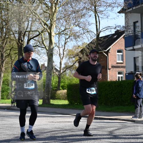 12.04.2026 - 45. Internationalen Wilhelmsburger Insellauf J. Mangold http://msf.ph/oto/9463640 12.04.2026 10:53:26 Ziel 4499, 4277, 2600, 5490, 5576, 5614, 4750, 2593, 2834, 2554, 5617, 5650, 4338, 5406, 2368, 5347, 3399, 2606, 3918, 5740 meine-sportfotos.de