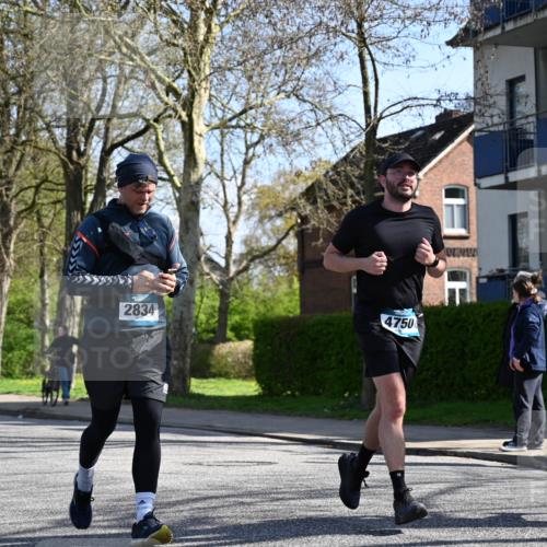 12.04.2026 - 45. Internationalen Wilhelmsburger Insellauf J. Mangold http://msf.ph/oto/9463643 12.04.2026 10:53:26 Ziel 4499, 4277, 2600, 5490, 5576, 5614, 4750, 2593, 2834, 2554, 5617, 5650, 4338, 5406, 2368, 5347, 3399, 2606, 3918, 5740 meine-sportfotos.de