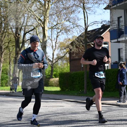 12.04.2026 - 45. Internationalen Wilhelmsburger Insellauf J. Mangold http://msf.ph/oto/9463644 12.04.2026 10:53:26 Ziel 4499, 4277, 2600, 5490, 5576, 5614, 4750, 2593, 2834, 2554, 5617, 5650, 4338, 5406, 2368, 5347, 3399, 2606, 3918, 5740 meine-sportfotos.de