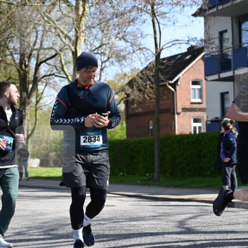 12.04.2026 - 45. Internationalen Wilhelmsburger Insellauf J. Mangold http://msf.ph/oto/9463652 12.04.2026 10:53:26 Ziel 4499, 4277, 2600, 5490, 5576, 5614, 4750, 2593, 2834, 2554, 5617, 5650, 4338, 5406, 2368, 5347, 3399, 2606, 3918, 5740 meine-sportfotos.de