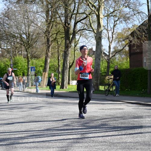 12.04.2026 - 45. Internationalen Wilhelmsburger Insellauf J. Mangold http://msf.ph/oto/9463658 12.04.2026 10:53:34 Ziel 5614, 4750, 2593, 2834, 2554, 5617, 5650, 4338, 5406, 2368, 5347, 3399, 2606, 2606, 3918, 5740, 2958, 2957, 2895, 3724 meine-sportfotos.de