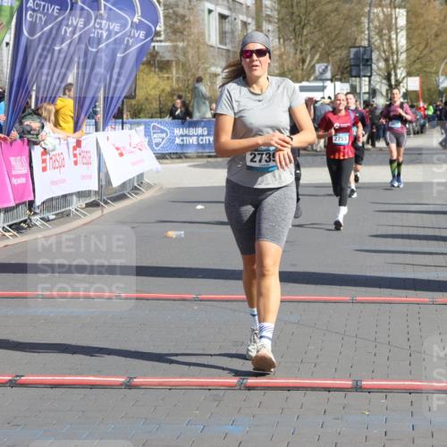12.04.2026 - 45. Internationalen Wilhelmsburger Insellauf Strokosch-Dieckow http://msf.ph/oto/9463659 12.04.2026 11:13:01 Ziel 2435, 3517, 2739 meine-sportfotos.de