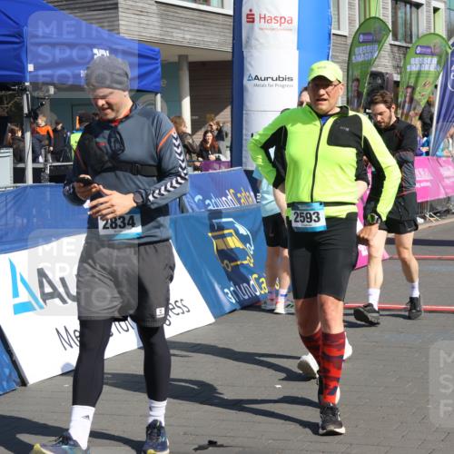 12.04.2026 - 45. Internationalen Wilhelmsburger Insellauf Strokosch-Dieckow http://msf.ph/oto/9463671 12.04.2026 10:54:02 Ziel 2834, 2554, 5617 meine-sportfotos.de