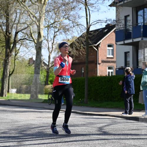 12.04.2026 - 45. Internationalen Wilhelmsburger Insellauf J. Mangold http://msf.ph/oto/9463672 12.04.2026 10:53:34 Ziel 5614, 4750, 2593, 2834, 2554, 5617, 5650, 4338, 5406, 2368, 5347, 3399, 2606, 2606, 3918, 5740, 2958, 2957, 2895, 3724 meine-sportfotos.de