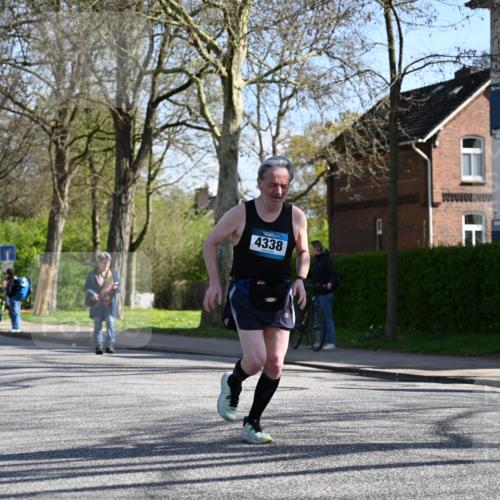 12.04.2026 - 45. Internationalen Wilhelmsburger Insellauf J. Mangold http://msf.ph/oto/9463690 12.04.2026 10:53:38 Ziel 5614, 4750, 2593, 2834, 2554, 5617, 5650, 4338, 5406, 2368, 5347, 3399, 2606, 3918, 5740, 3918, 5740, 2958, 2957, 2895, 3724, 2399 meine-sportfotos.de
