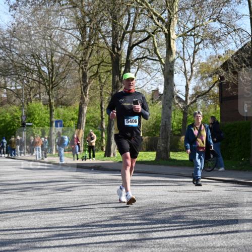 12.04.2026 - 45. Internationalen Wilhelmsburger Insellauf J. Mangold http://msf.ph/oto/9463707 12.04.2026 10:53:44 Ziel 2554, 5617, 5650, 4338, 5406, 2368, 5347, 3399, 2606, 3918, 5740, 2958, 2957, 2895, 3724, 3724, 2399, 3580, 3596, 4131 meine-sportfotos.de