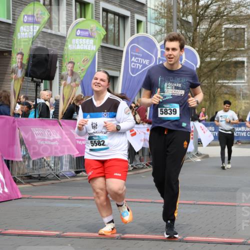 12.04.2026 - 45. Internationalen Wilhelmsburger Insellauf Strokosch-Dieckow http://msf.ph/oto/9463708 12.04.2026 13:16:28 Ziel 2681, 5839, 5582, 5666, 3993, 5517 meine-sportfotos.de