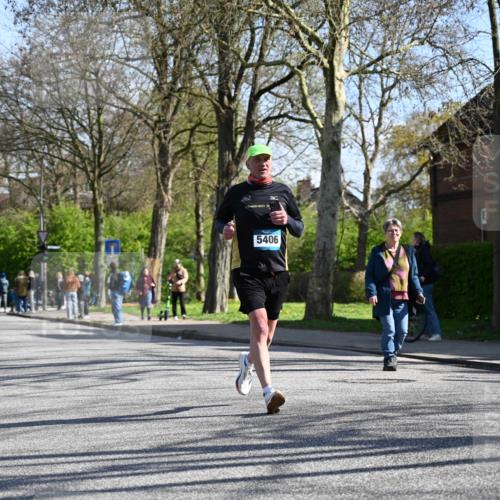 12.04.2026 - 45. Internationalen Wilhelmsburger Insellauf J. Mangold http://msf.ph/oto/9463709 12.04.2026 10:53:44 Ziel 2554, 5617, 5650, 4338, 5406, 2368, 5347, 3399, 2606, 3918, 5740, 2958, 2957, 2895, 3724, 3724, 2399, 3580, 3596, 4131 meine-sportfotos.de