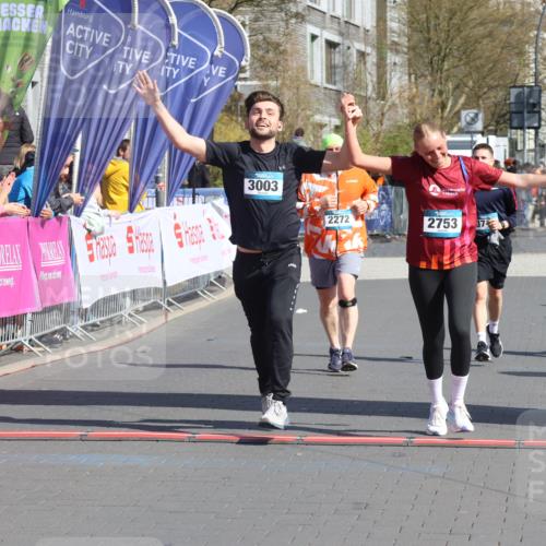 12.04.2026 - 45. Internationalen Wilhelmsburger Insellauf Strokosch-Dieckow http://msf.ph/oto/9463743 12.04.2026 11:13:05 Ziel 2739, 3003, 2753, 2272, 3718, 3405 meine-sportfotos.de