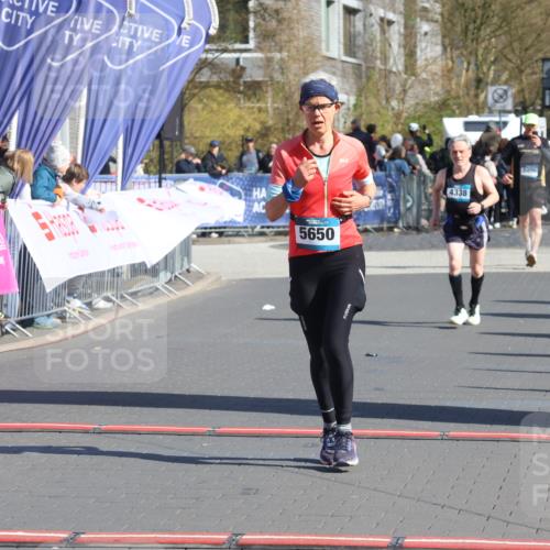 12.04.2026 - 45. Internationalen Wilhelmsburger Insellauf Strokosch-Dieckow http://msf.ph/oto/9463748 12.04.2026 10:54:06 Ziel 5650 meine-sportfotos.de