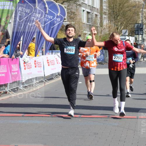 12.04.2026 - 45. Internationalen Wilhelmsburger Insellauf Strokosch-Dieckow http://msf.ph/oto/9463752 12.04.2026 11:13:05 Ziel 2739, 3003, 2753, 2272, 3718, 3405 meine-sportfotos.de