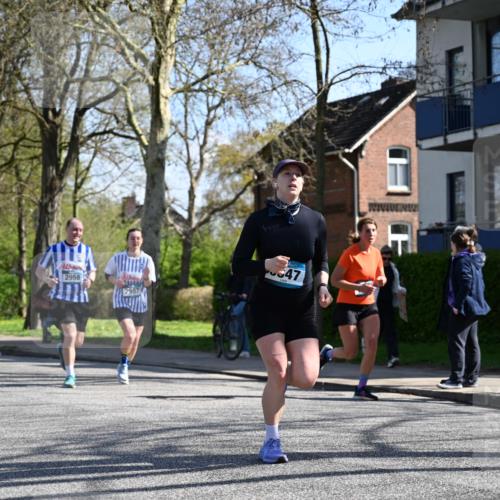 12.04.2026 - 45. Internationalen Wilhelmsburger Insellauf J. Mangold http://msf.ph/oto/9463768 12.04.2026 10:53:57 Ziel 4338, 5406, 2368, 5347, 3399, 2606, 3918, 5740, 2958, 2957, 2895, 3724, 2399, 3580, 3596, 4131, 2569, 4389, 4390, 2701 meine-sportfotos.de