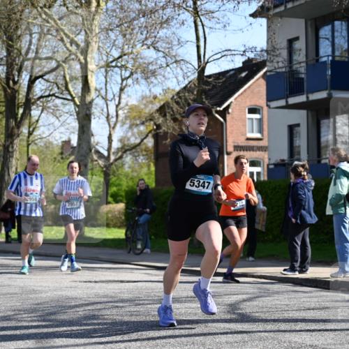 12.04.2026 - 45. Internationalen Wilhelmsburger Insellauf J. Mangold http://msf.ph/oto/9463769 12.04.2026 10:53:58 Ziel 5406, 2368, 5347, 3399, 2606, 3918, 5740, 2958, 2957, 2895, 3724, 2399, 3580, 3596, 4131, 2569, 4389, 4390, 2701 meine-sportfotos.de