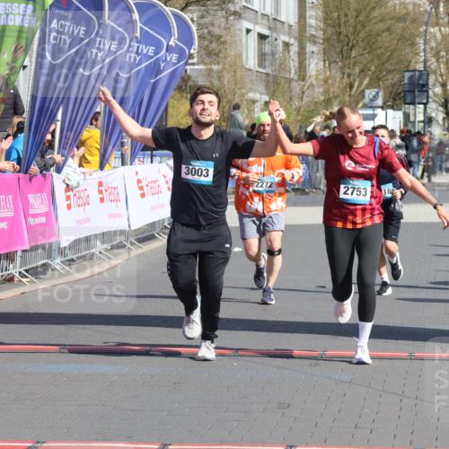 12.04.2026 - 45. Internationalen Wilhelmsburger Insellauf Strokosch-Dieckow http://msf.ph/oto/9463770 12.04.2026 11:13:05 Ziel 2739, 3003, 2753, 2272, 3718, 3405 meine-sportfotos.de