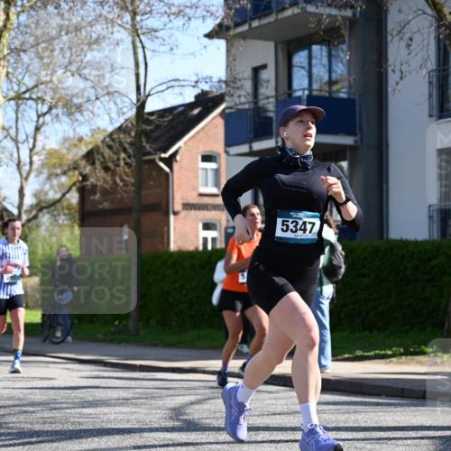 12.04.2026 - 45. Internationalen Wilhelmsburger Insellauf J. Mangold http://msf.ph/oto/9463776 12.04.2026 10:53:58 Ziel 5406, 2368, 5347, 3399, 2606, 3918, 5740, 2958, 2957, 2895, 3724, 2399, 3580, 3596, 4131, 2569, 4389, 4390, 2701 meine-sportfotos.de