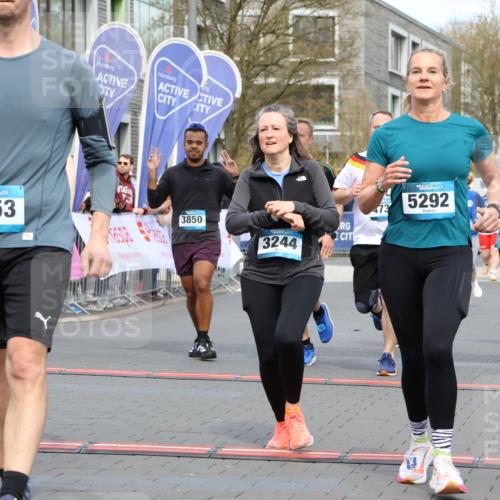 12.04.2026 - 45. Internationalen Wilhelmsburger Insellauf Strokosch-Dieckow http://msf.ph/oto/9463777 12.04.2026 13:16:17 Ziel 3250, 5008, 2853, 3280, 3244, 5292, 4861, 2032, 4731, 2884, 3850, 4053, 5686 meine-sportfotos.de