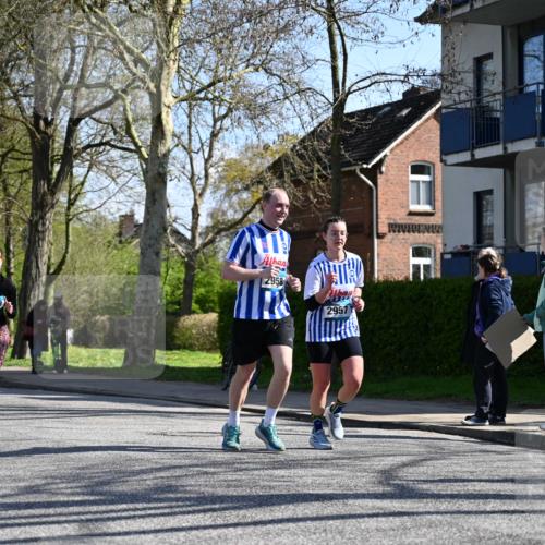 12.04.2026 - 45. Internationalen Wilhelmsburger Insellauf J. Mangold http://msf.ph/oto/9463778 12.04.2026 10:53:59 Ziel 5406, 2368, 5347, 3399, 2606, 3918, 5740, 2958, 2957, 2895, 3724, 2399, 2399, 3580, 3596, 4131, 2569, 4389, 4390, 2701 meine-sportfotos.de