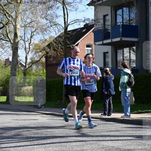 12.04.2026 - 45. Internationalen Wilhelmsburger Insellauf J. Mangold http://msf.ph/oto/9463786 12.04.2026 10:54:00 Ziel 5406, 2368, 5347, 3399, 2606, 3918, 5740, 2958, 2957, 2895, 3724, 2399, 3580, 3596, 4131, 2569, 4389, 4390, 2701 meine-sportfotos.de