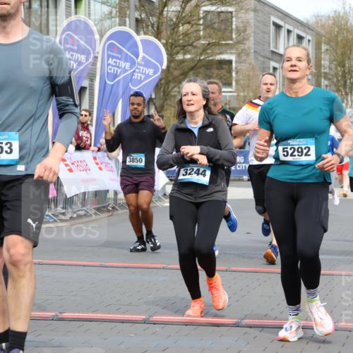 12.04.2026 - 45. Internationalen Wilhelmsburger Insellauf Strokosch-Dieckow http://msf.ph/oto/9463787 12.04.2026 13:16:17 Ziel 3250, 5008, 2853, 3280, 3244, 5292, 4861, 2032, 4731, 2884, 3850, 4053, 5686 meine-sportfotos.de