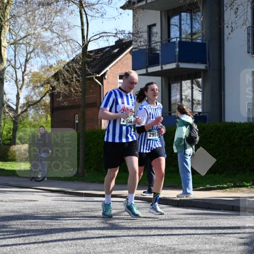 12.04.2026 - 45. Internationalen Wilhelmsburger Insellauf J. Mangold http://msf.ph/oto/9463792 12.04.2026 10:54:00 Ziel 5406, 2368, 5347, 3399, 2606, 3918, 5740, 2958, 2957, 2895, 3724, 2399, 3580, 3596, 4131, 2569, 4389, 4390, 2701 meine-sportfotos.de