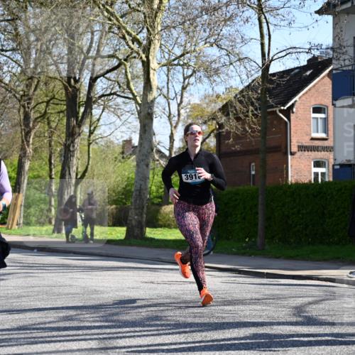 12.04.2026 - 45. Internationalen Wilhelmsburger Insellauf J. Mangold http://msf.ph/oto/9463796 12.04.2026 10:54:01 Ziel 2368, 5347, 3399, 2606, 3918, 5740, 2958, 2957, 2895, 3724, 2399, 3580, 3596, 4131, 2569, 4389, 4390, 2701 meine-sportfotos.de