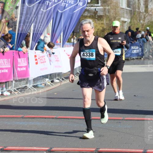12.04.2026 - 45. Internationalen Wilhelmsburger Insellauf Strokosch-Dieckow http://msf.ph/oto/9463816 12.04.2026 10:54:12 Ziel 4338, 5406 meine-sportfotos.de