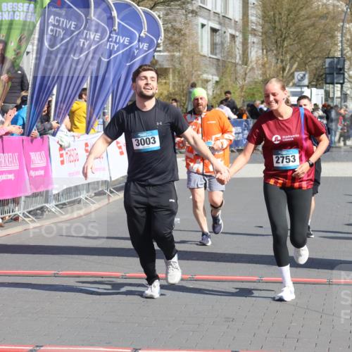 12.04.2026 - 45. Internationalen Wilhelmsburger Insellauf Strokosch-Dieckow http://msf.ph/oto/9463825 12.04.2026 11:13:05 Ziel 2739, 3003, 2753, 2272, 3718, 3405 meine-sportfotos.de