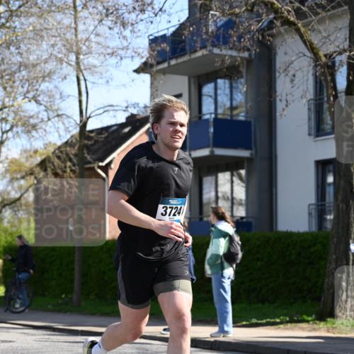 12.04.2026 - 45. Internationalen Wilhelmsburger Insellauf J. Mangold http://msf.ph/oto/9463829 12.04.2026 10:54:09 Ziel 2606, 3918, 5740, 2958, 2957, 2895, 3724, 2399, 3580, 3596, 4131, 2569, 4389, 4390, 2701, 4687, 3818, 4711 meine-sportfotos.de