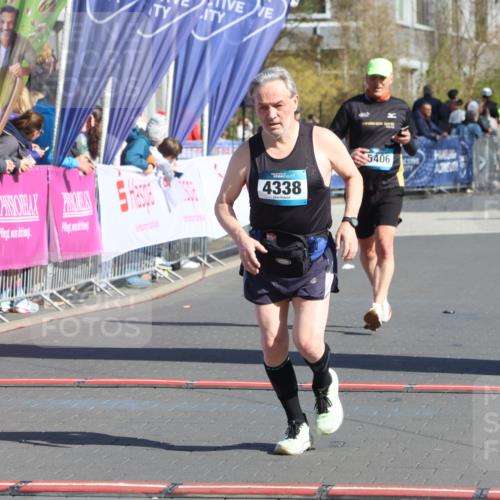 12.04.2026 - 45. Internationalen Wilhelmsburger Insellauf Strokosch-Dieckow http://msf.ph/oto/9463830 12.04.2026 10:54:12 Ziel 4338, 5406 meine-sportfotos.de