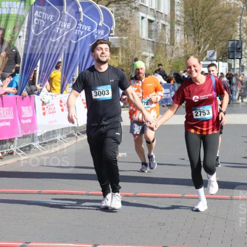 12.04.2026 - 45. Internationalen Wilhelmsburger Insellauf Strokosch-Dieckow http://msf.ph/oto/9463834 12.04.2026 11:13:05 Ziel 2739, 3003, 2753, 2272, 3718, 3405 meine-sportfotos.de