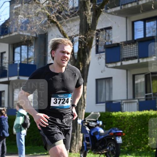12.04.2026 - 45. Internationalen Wilhelmsburger Insellauf J. Mangold http://msf.ph/oto/9463837 12.04.2026 10:54:10 Ziel 2606, 3918, 5740, 2958, 2957, 2895, 3724, 2399, 3580, 3596, 4131, 2569, 4389, 4390, 2701, 4687, 3818, 4711 meine-sportfotos.de