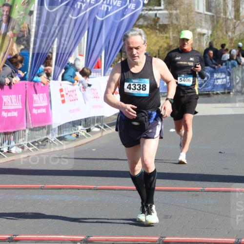 12.04.2026 - 45. Internationalen Wilhelmsburger Insellauf Strokosch-Dieckow http://msf.ph/oto/9463839 12.04.2026 10:54:12 Ziel 4338, 5406 meine-sportfotos.de