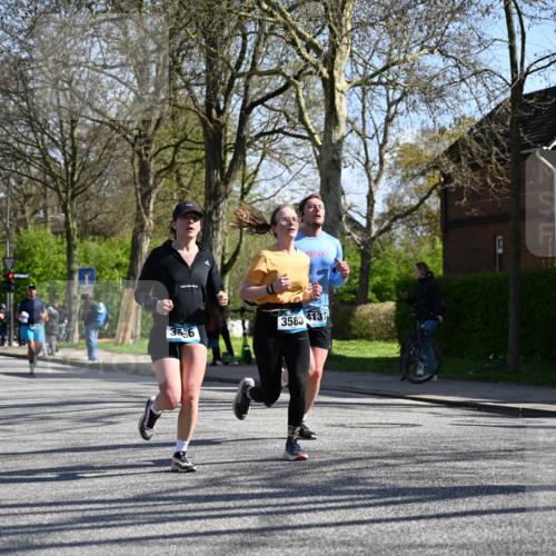 12.04.2026 - 45. Internationalen Wilhelmsburger Insellauf J. Mangold http://msf.ph/oto/9463851 12.04.2026 10:54:16 Ziel 2958, 2957, 2895, 3724, 2399, 3580, 3596, 4131, 2569, 4389, 4390, 2701, 2701, 4687, 3818, 4711, 2088, 5660, 5317 meine-sportfotos.de