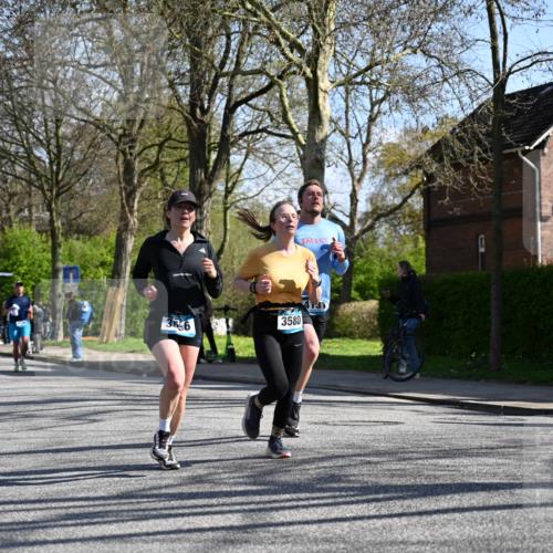 12.04.2026 - 45. Internationalen Wilhelmsburger Insellauf J. Mangold http://msf.ph/oto/9463852 12.04.2026 10:54:16 Ziel 2958, 2957, 2895, 3724, 2399, 3580, 3596, 4131, 2569, 4389, 4390, 2701, 2701, 4687, 3818, 4711, 2088, 5660, 5317 meine-sportfotos.de