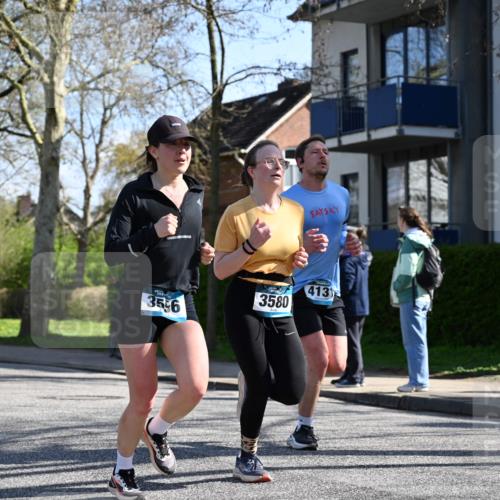 12.04.2026 - 45. Internationalen Wilhelmsburger Insellauf J. Mangold http://msf.ph/oto/9463870 12.04.2026 10:54:17 Ziel 3724, 2399, 3580, 3596, 4131, 2569, 4389, 4390, 2701, 4687, 3818, 4711, 2088, 5660, 5317 meine-sportfotos.de