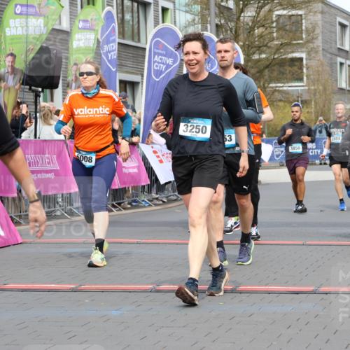 12.04.2026 - 45. Internationalen Wilhelmsburger Insellauf Strokosch-Dieckow http://msf.ph/oto/9463871 12.04.2026 13:16:15 Ziel 3250, 5008, 2853, 3280, 3244, 5292, 4861, 2032, 4731, 2884, 3850, 4053 meine-sportfotos.de