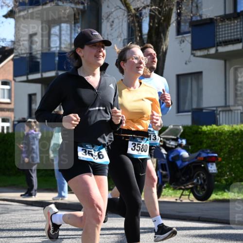 12.04.2026 - 45. Internationalen Wilhelmsburger Insellauf J. Mangold http://msf.ph/oto/9463881 12.04.2026 10:54:18 Ziel 3724, 2399, 3580, 3596, 4131, 2569, 4389, 4390, 2701, 4687, 3818, 3818, 4711, 2088, 5660, 5317 meine-sportfotos.de