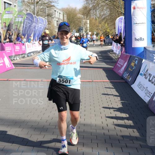 12.04.2026 - 45. Internationalen Wilhelmsburger Insellauf Strokosch-Dieckow http://msf.ph/oto/9463899 12.04.2026 10:54:20 Ziel 2368, 5347, 3399 meine-sportfotos.de