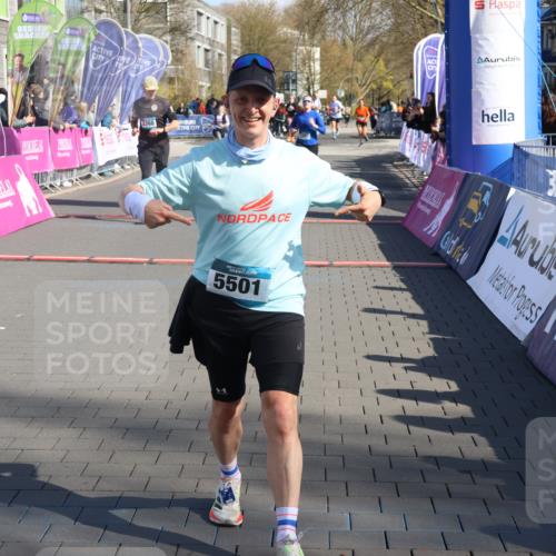12.04.2026 - 45. Internationalen Wilhelmsburger Insellauf Strokosch-Dieckow http://msf.ph/oto/9463914 12.04.2026 10:54:20 Ziel 2368, 5347, 3399 meine-sportfotos.de