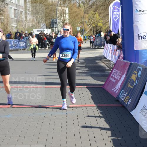 12.04.2026 - 45. Internationalen Wilhelmsburger Insellauf Strokosch-Dieckow http://msf.ph/oto/9463921 12.04.2026 10:54:23 Ziel 2368, 5347, 3399, 2606 meine-sportfotos.de